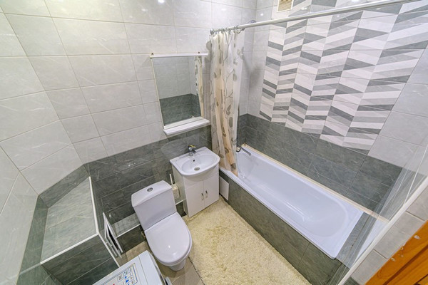 Купить --комнатную квартиру